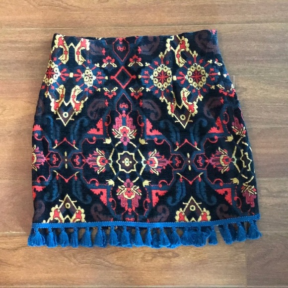 Zara textured skirt with fridge pompom - Picture 3 of 7